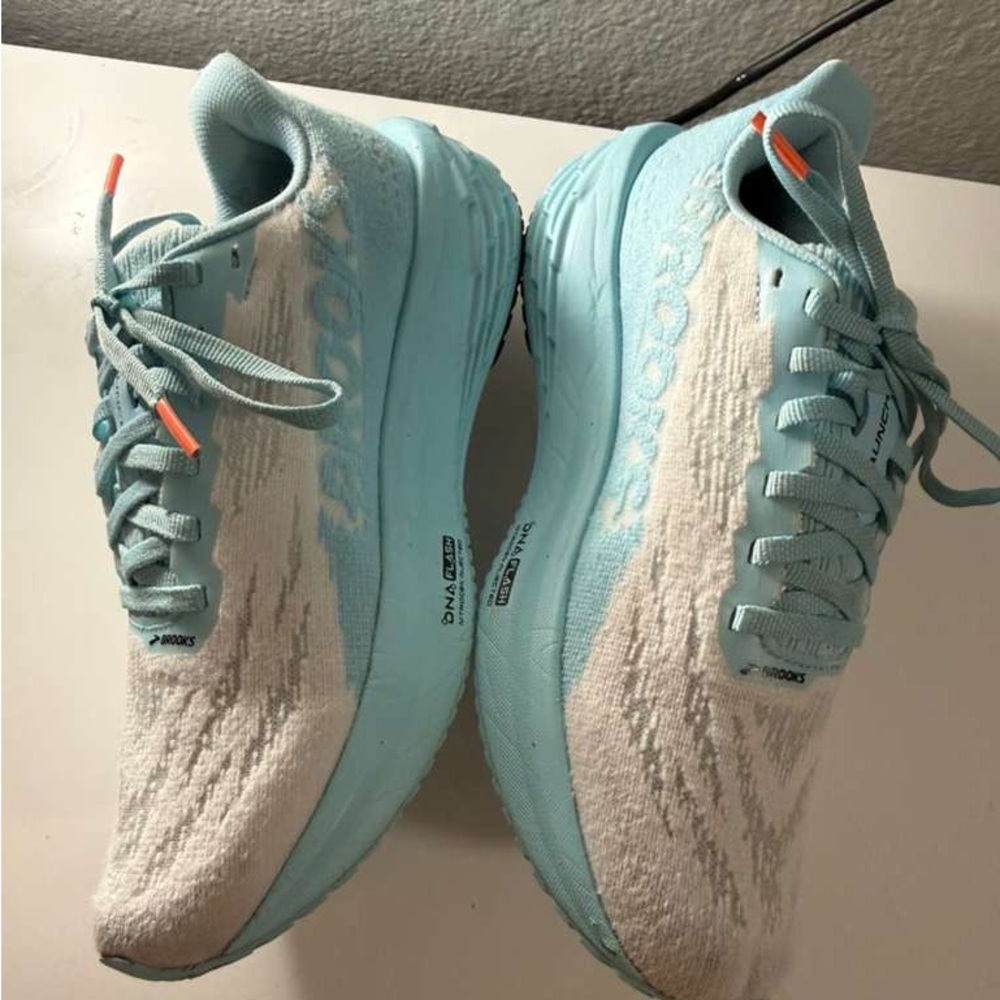 Brooks Women's Launch 11 Athletic Shoes - White and Teal - Picture 4 of 9